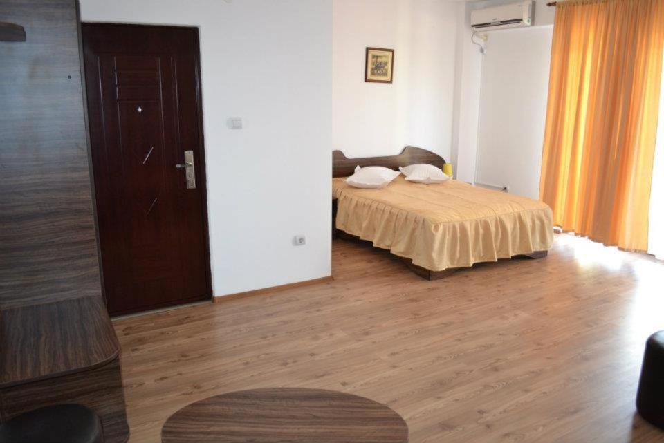 Hotel Corsar Tulcsa Kültér fotó